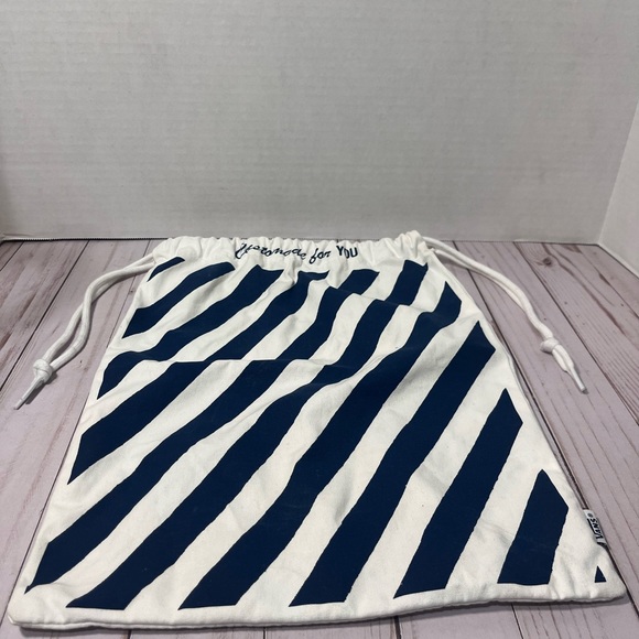 Vans Custom Made For You Drawstring Bag - Picture 7 of 9